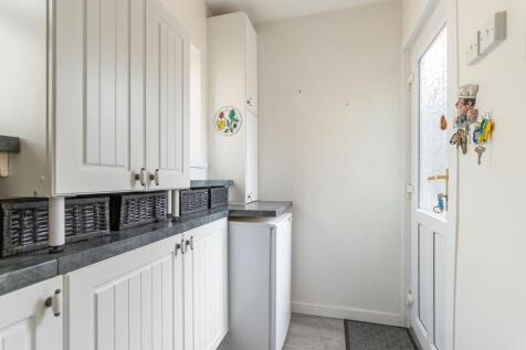 Utility Room/Shower Room