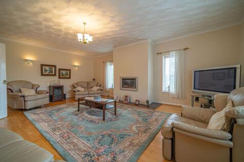 Bedroom/Family Room