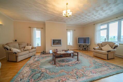 Bedroom/Family Room