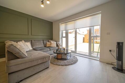 Living Room/Dining Room