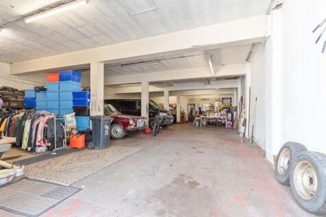 Commercial Unit