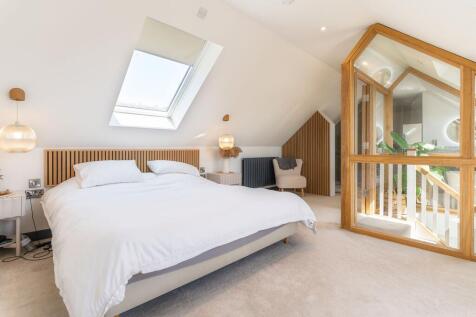 Bedroom/En-suite