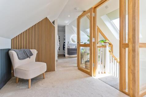 Bedroom/En-suite