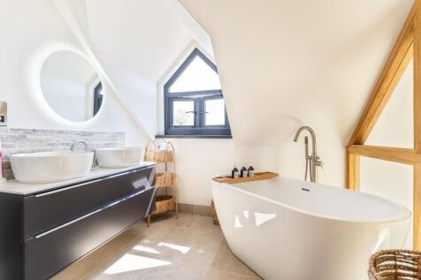 Bedroom/En-suite