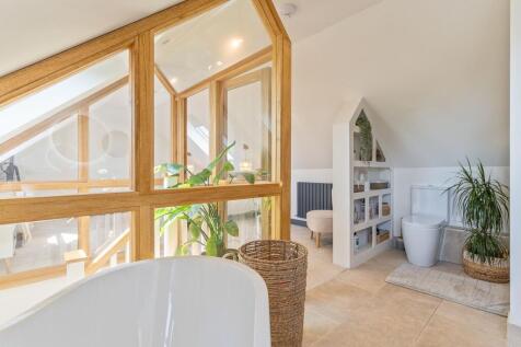 Bedroom/En-suite