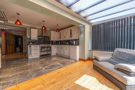 Kitchen/Sun Room