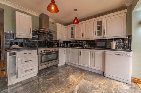 Kitchen/Sun Room
