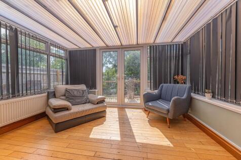 Kitchen/Sun Room
