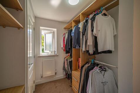 Walk in wardrobe
