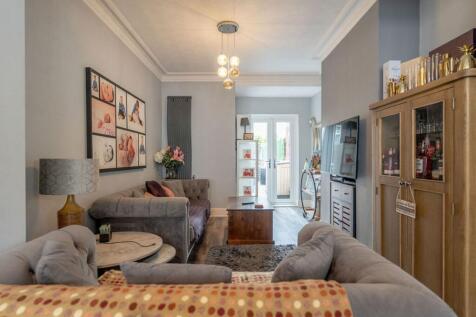 Living Room/Dining Room
