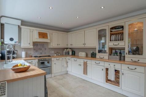 Kitchen/Dining Area