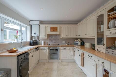 Kitchen/Dining Area