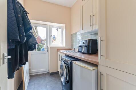 Cloakroom/Utility
