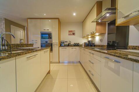 Kitchen dining room