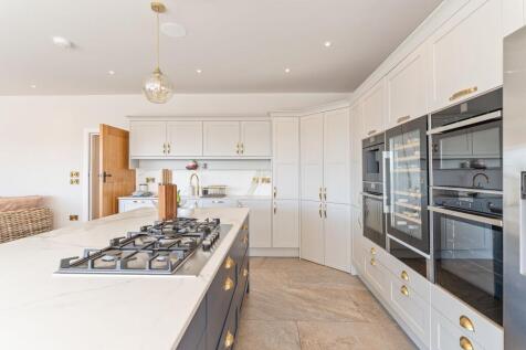 Kitchen/Dining/Family room