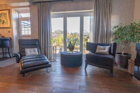 Kitchen/Lounge