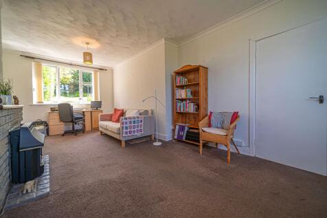 Living Room/Dining Room