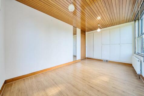Bedroom 1 - 2.jpg