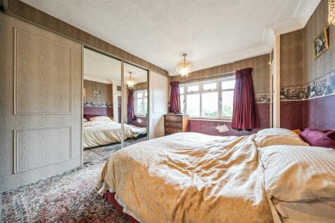 Bedroom 1.JPG