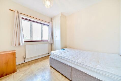 Bedroom 4.jpg