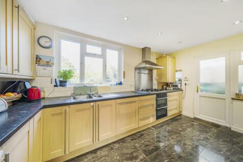 Kitchen Breakfast Room 2.jpg