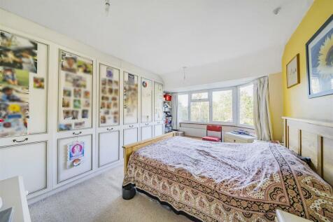 Bedroom 1.jpg