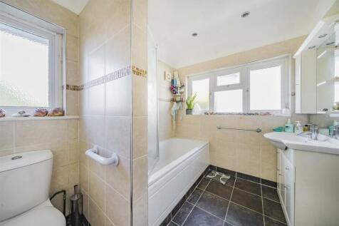 Family Bathroom.jpg