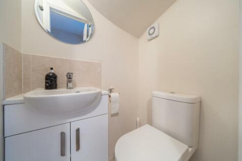 Downstairs WC.JPG