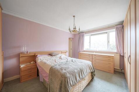 Bedroom 1.jpg