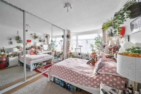Bedroom 1.jpg