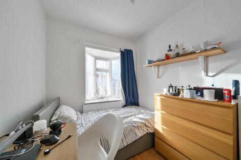 Bedroom 5.jpg