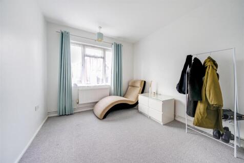 Bedroom 2.JPG
