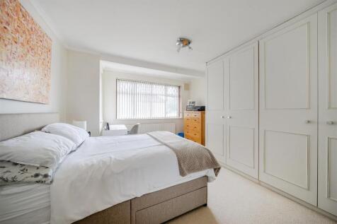 Bedroom 2.JPG