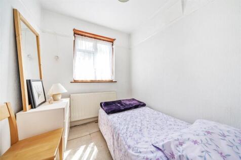 Bedroom 4.jpg