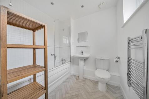 Bathroom.jpg