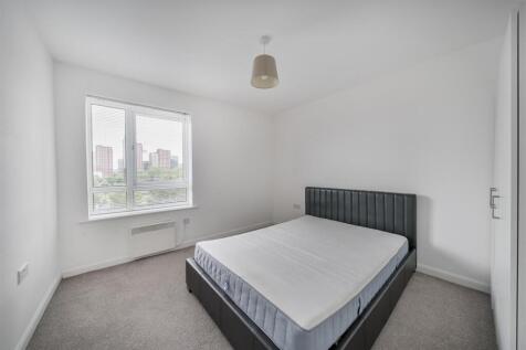 Bedroom 1.jpg