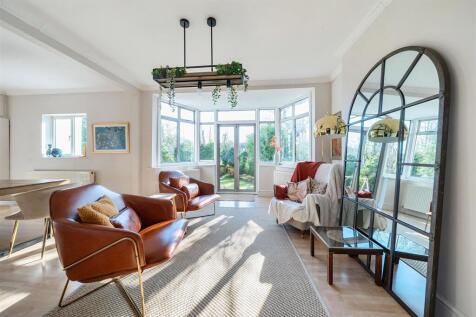 Lounge Area.jpg