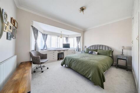 Bedroom 1.jpg