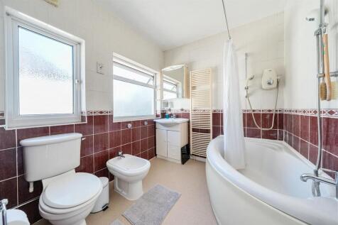 Bathroom.jpg