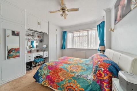 Bedroom  1.jpg