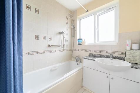 Bathroom.jpg