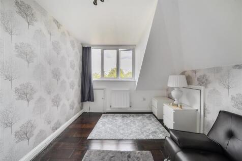 Bedroom 4.jpg