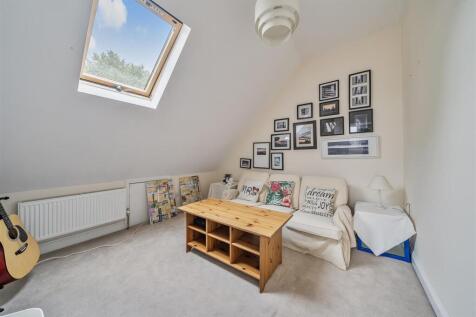 Bedroom 4.jpg
