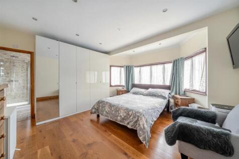 Bedroom 1.jpg