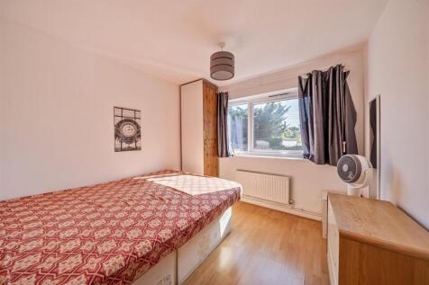 Bedroom 2.jpg