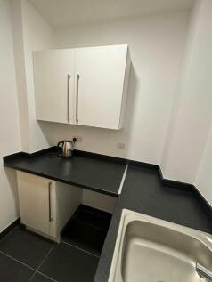 Suite 2 kitchen 5.jpg