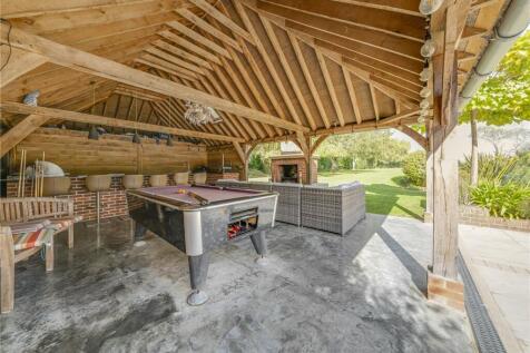 Outdoor Kitchen