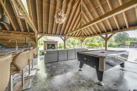 Outdoor Kitchen