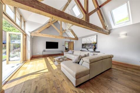 Vaulted Family Room