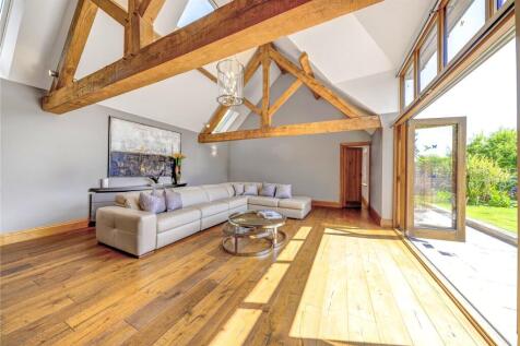 Vaulted Family Room